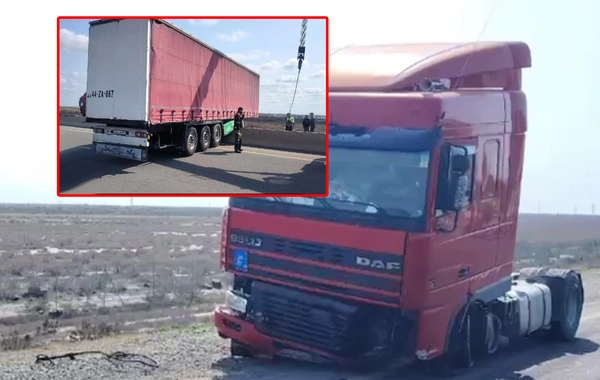 Ələt-Astara yolunda yük avtomobilinin təkəri partladı: Qəza yerindən GÖRÜNTÜLƏR