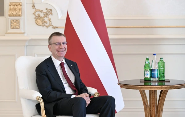 İlham Əliyevin Latviya Prezidenti ilə təkbətək görüşü olub