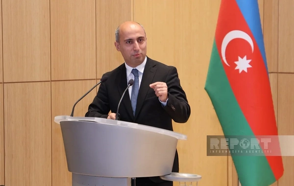 Azərbaycanda qızlar riyazi savadlılıqda oğlanlardan yaxşı nəticə göstərir - Nazir