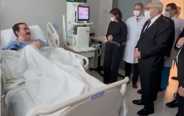 Əməliyyat olunan İbrahim Tatlısesin xəstəxanadan görüntüləri yayıldı