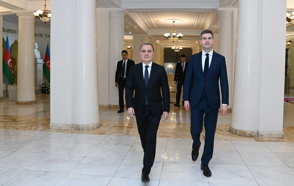 Ceyhun Bayramovun Niderland XİN rəhbəri ilə görüşü başlayıb