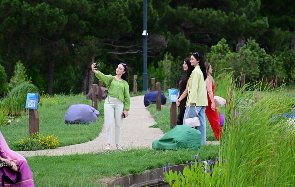 Leyla Əliyeva və Alona Əliyeva Xeyirxahlıq Festivalında iştirak ediblər