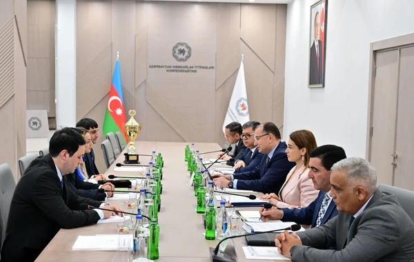 Azərbaycan Həmkarlar İttifaqları Konfederasiyasında Avropa çempionu Mədinə Sadıqova ilə görüş keçirilib