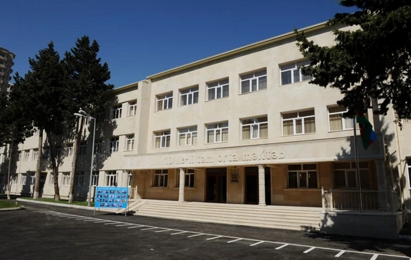 В Баку восьмиклассник получил травмы в школе №10