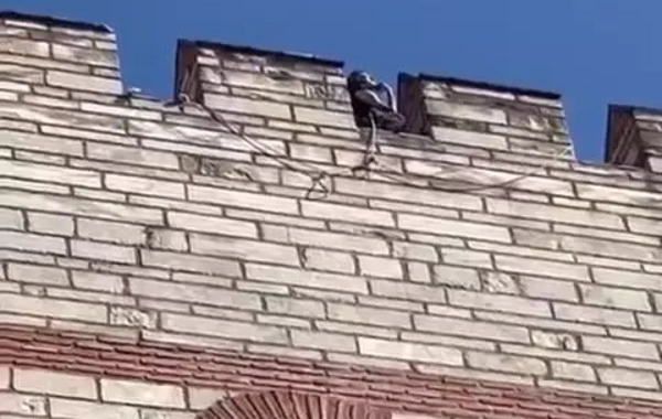 İki qızın başını kəsib, özünü öldürən şəxs bu vəhşiliyi əvvəlcədən dəftərinə çəkibmiş - Qandonduran OLAY