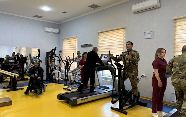 Bu rayonlarda yaşayan əlilliyi olan şəxslər reabilitasiya mərkəzinə avtobusla pulsuz daşınır