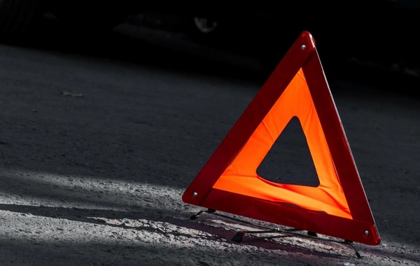 В Баку маршрутный автобус сбил женщину