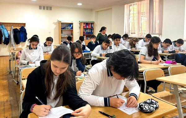 Deputat: Məktəblərdə etik ünsiyyət qaydalarının daha sərt şəkildə qorunması vacibdir