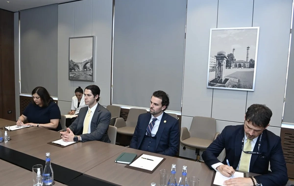 Ceyhun Bayramov Ben Bləklə TRIPP layihəsinin icrasını müzakirə edib