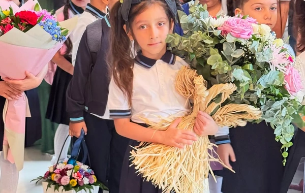 Bu azərbaycanlı məşhurların övladı birinci sinifə gedir