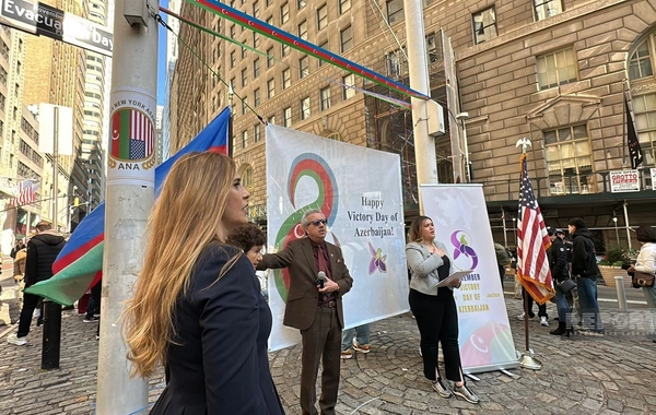 Azərbaycan bayrağı Nyu-York səmasına qaldırılıb