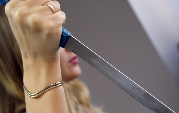 Задержана 16-летняя девушка, подозреваемая в нанесении ножевого ранения своему отцу