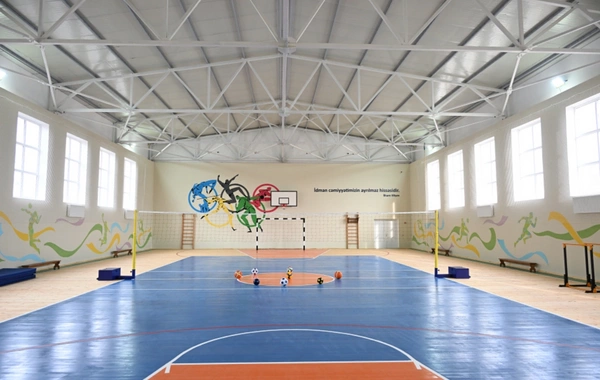 Ucarda Heydər Əliyev Fondunun təşəbbüsü ilə inşa olunan məktəb istifadəyə verilib