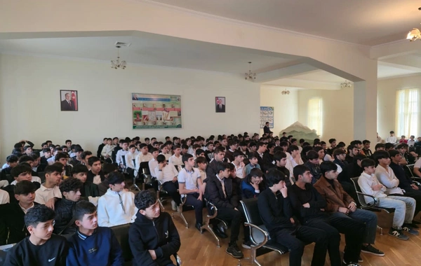 Polis Akademiyası IX–XI sinif şagirdləri ilə təbliğat-təşviqat tədbirləri keçirir