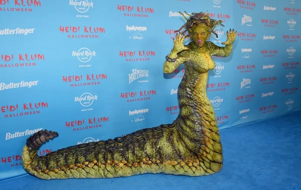 Məşhur aktrisa görünüşü ilə təəccübləndirdi