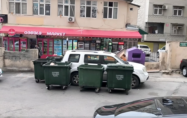 Maşını zibil yeşiklərinin yerində saxlayan sürücünü belə cəzalandırdılar