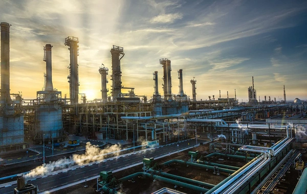 BƏƏ PUA hücumundan sonra iri neft emalı zavodunun fəaliyyətini dayandırıb