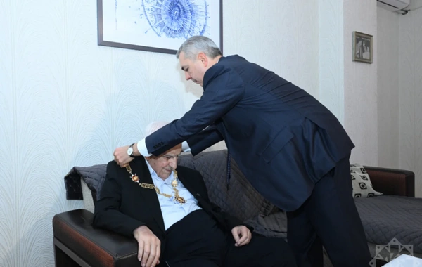 Xalq şairi Nəriman Həsənzadəyə "Heydər Əliyev" ordeni təqdim edilib