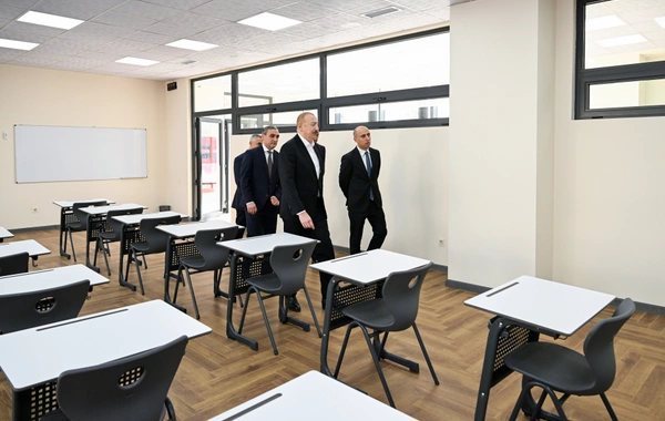 Prezident Qarabağ Universitetinin Biznes və iqtisadiyyat fakültəsinin binasının açılışında iştirak edib