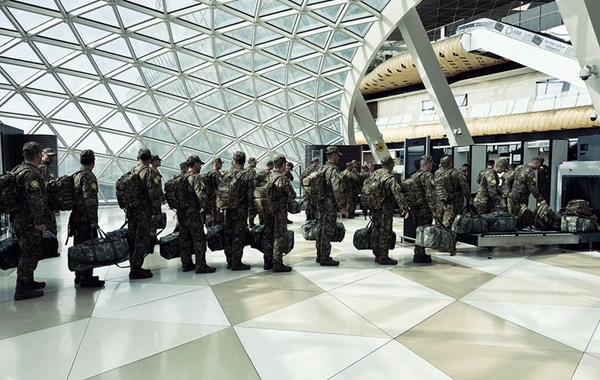 Azərbaycan hərbçiləri BƏƏ-yə getdilər