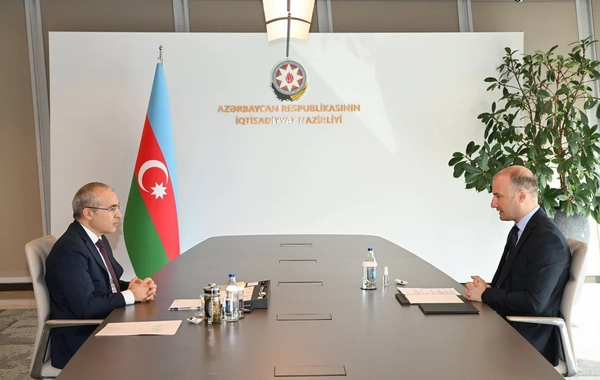 Mikayıl Cabbarov IV Yüksəliş müsabiqəsinin qalibləri ilə görüşüb