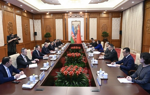 Джейхун Байрамов встретился с Ваном И