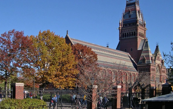 Harvard Universiteti ABŞ hökumətini məhkəməyə verdi