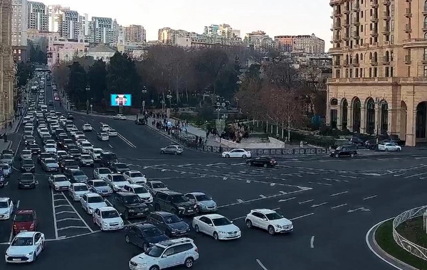 Bakıda bu yollarda tıxac var - SİYAHI