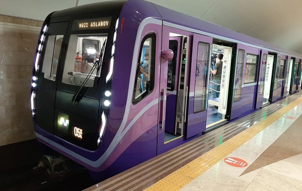 Бакинский метрополитен взимает плату за ручную кладь?