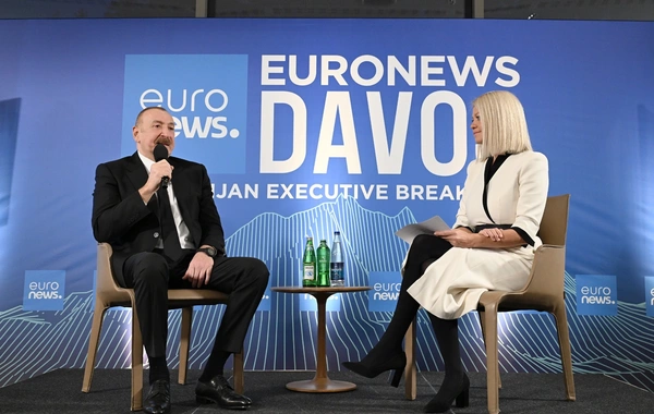 İlham Əliyevin Davosda "Euronews"a müsahibəsinin kadrarxası görüntüləri