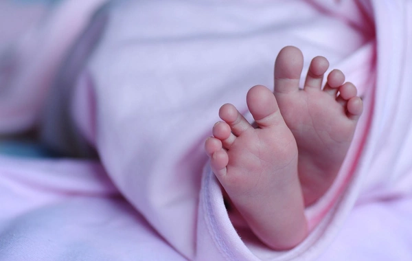 Ana qız övladından imtina edib