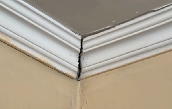 Şamaxıda təhlükə: Ev hər an sakinlərin başına uça bilər