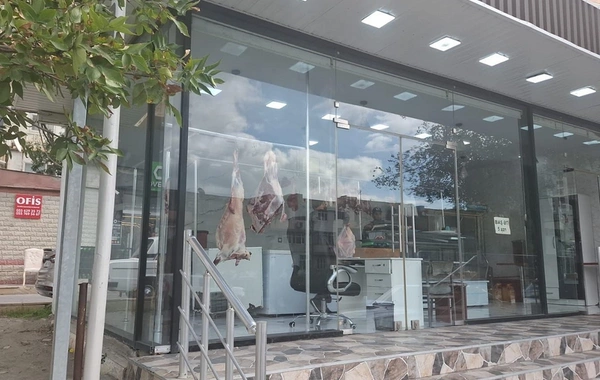 Heyvan kəsimi və ət satışında 2500-dən çox qayda pozuntusu aşkarlanıb