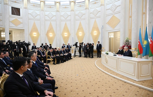 Azərbaycan və Qazaxıstan prezidentləri mətbuata bəyanatlarla çıxış ediblər