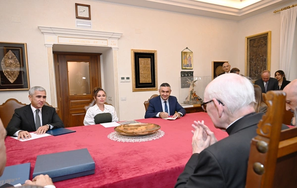 Birinci vitse-prezident Mehriban Əliyeva Müqəddəs Pavel Bazilikasının baş keşişi ilə görüşüb