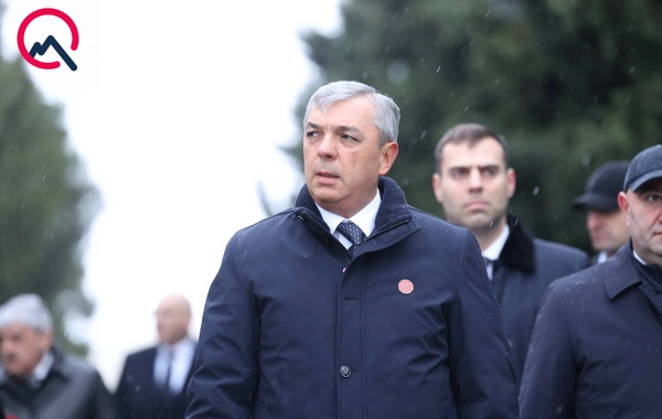 Rəsmilər Şəhidlər xiyabanında