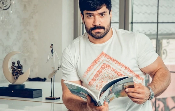 Çəkiliş zamanı azərbaycanlı xanəndənin ayağı sınıb