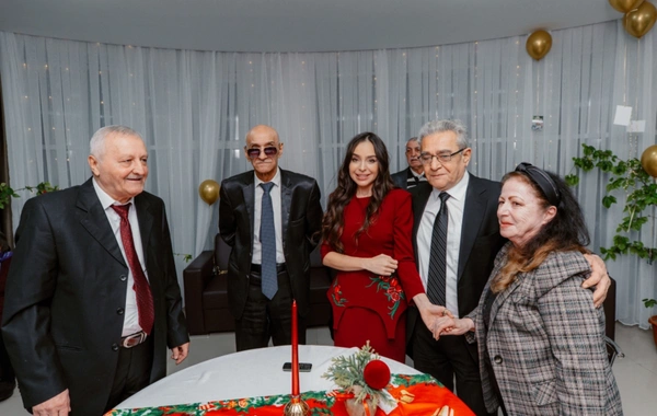 Ahıl şəxslər üçün sosial xidmət müəssisəsində Yeni il süfrəsi açılıb