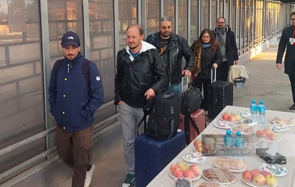 İtaliya səfirliyinin 45 nəfərlik heyəti Azərbaycan vasitəsilə İrandan təxliyə edilib