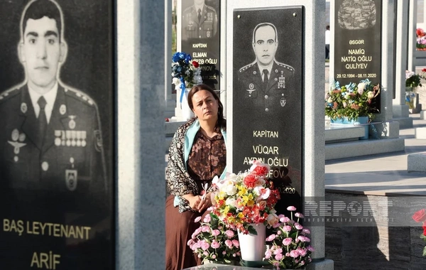 Vətən müharibəsinin ildönümü ilə əlaqədar Hərbi Memorial Məzarlığa ziyarət başlayıb