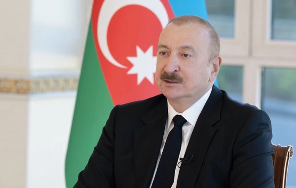 Президент Азербайджана Ильхам Алиев дал интервью местным телеканалам