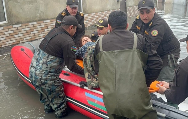 Keşlədə evləri subasmaya məruz qalan 37 nəfər təxliyə edilib