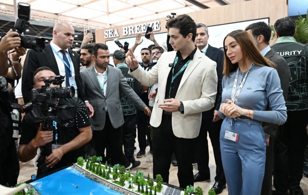 Leyla və Arzu Əliyevalar "Urban Expo" sərgisi ilə tanış olublar