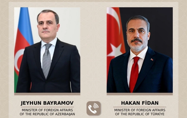 Ceyhun Bayramov Hakan Fidanla regiondakı təhlükəsizliyi müzakirə edib