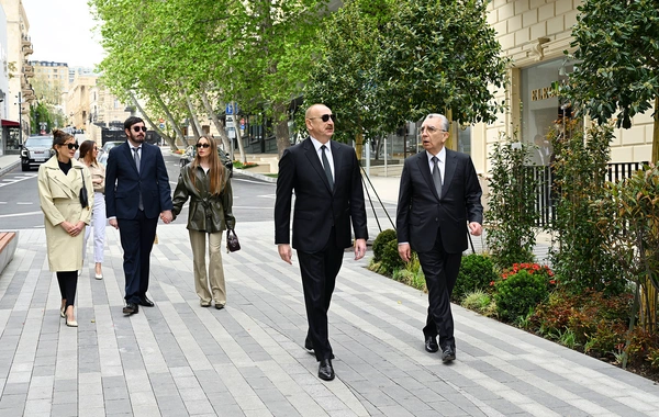 Prezident İlham Əliyev Bakının İslam Səfərli küçəsinin yenidənqurmadan sonra açılışında iştirak edib
