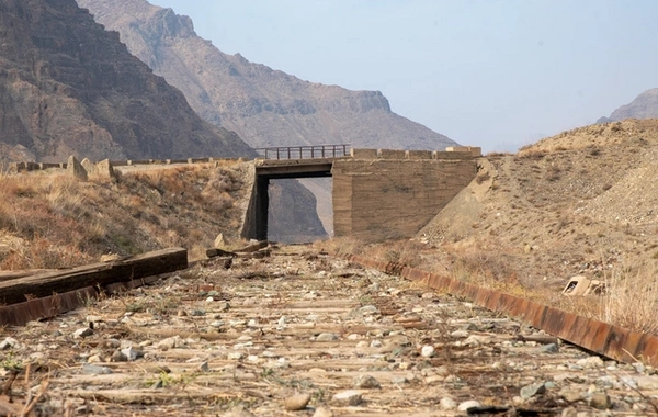 Zəngəzur dəhlizinin Naxçıvandan keçən hissəsində dəmir yolu tikintisindən SON GÖRÜNTÜLƏR