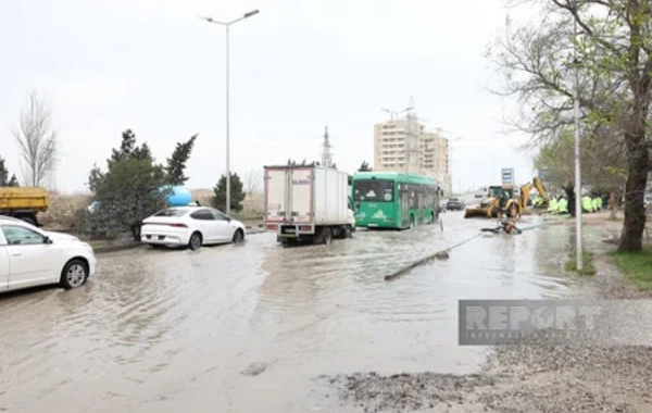 Zabratda yağışın fəsadları aradan qaldırılır
