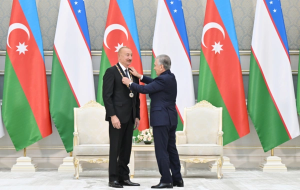 Daşkənddə Azərbaycan və Özbəkistan prezidentlərinin təltifolunma mərasimi keçirilib