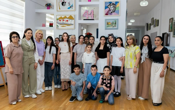 Alyona Əliyeva internat məktəbində uşaqlarla görüşdən paylaşım edib