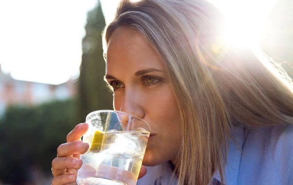 Bədən susuzluğuna səbəb ola bilən içkilər açıqlanıb